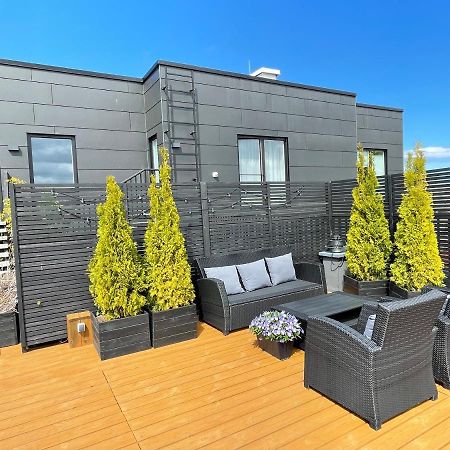 City Terrace Apartment Avangard - Large Private Roof Terrace Таллин Экстерьер фото